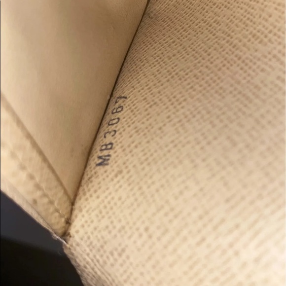 SOLDAuthentic Louis Vuitton Damier Azur Sarah Wallet - Picture 8 of 13